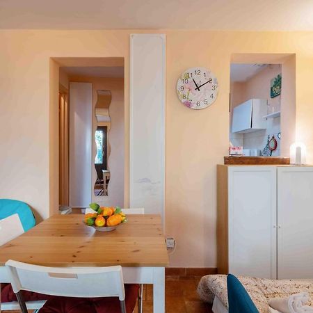 Appartamento San Frediano Cozy Studio With Private Patio Firenze Esterno foto