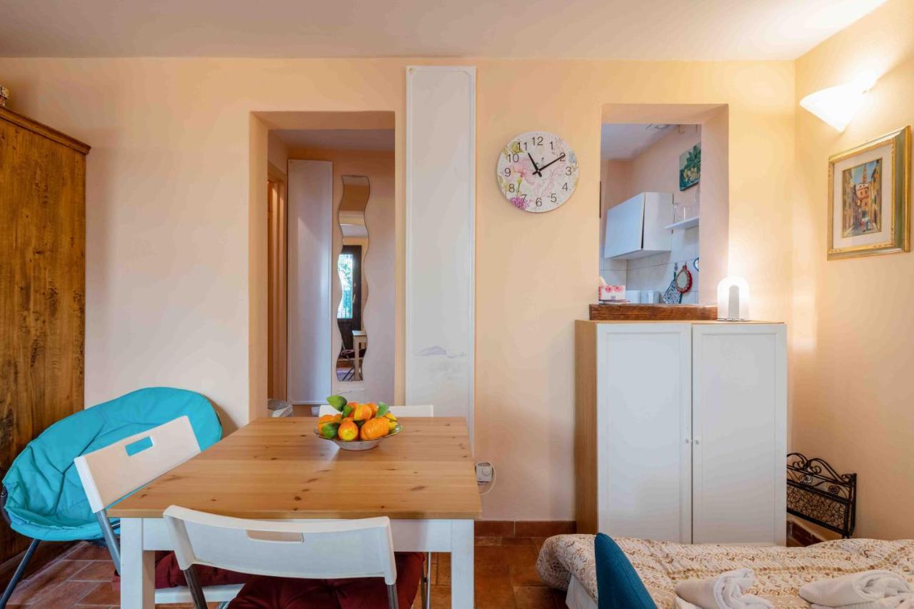 Appartamento San Frediano Cozy Studio With Private Patio Firenze Esterno foto