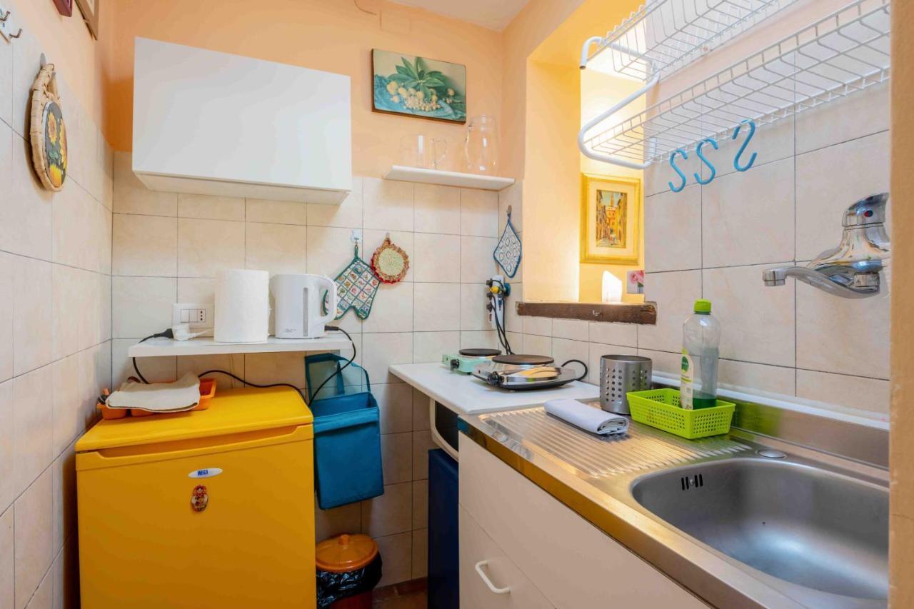 Appartamento San Frediano Cozy Studio With Private Patio Firenze Esterno foto