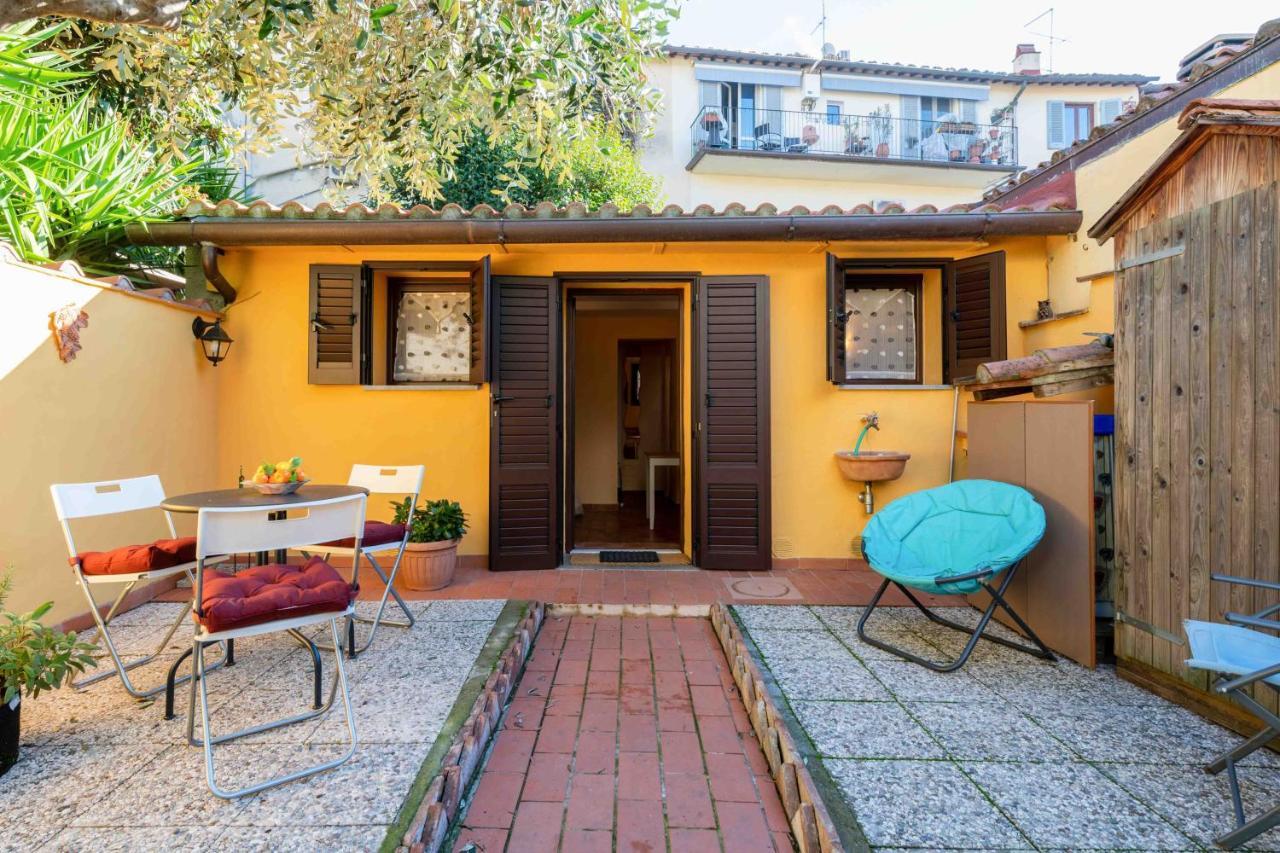 Appartamento San Frediano Cozy Studio With Private Patio Firenze Esterno foto